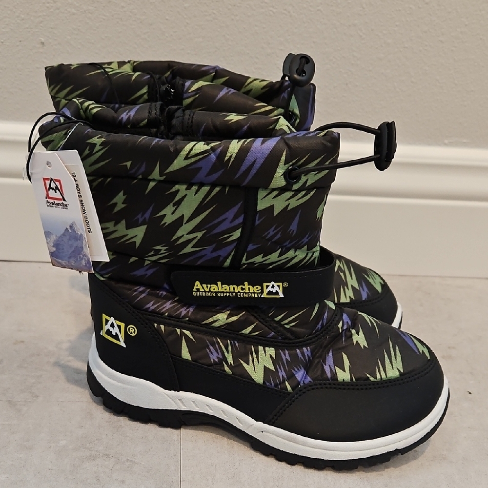 Avalanche Black and Green Rain & Snow Boots with Insulated Waterproof Design